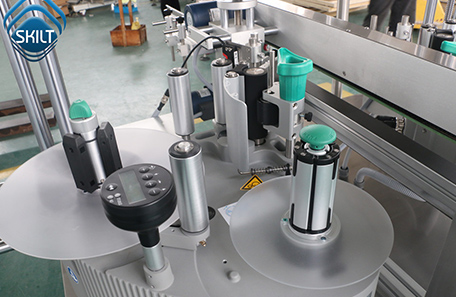 小紙箱轉角貼標機