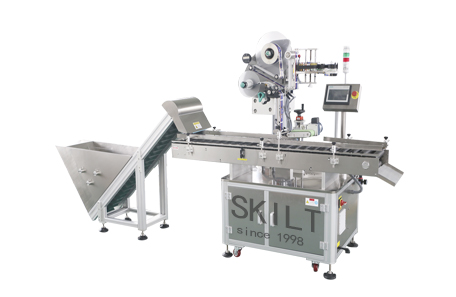 斜臥式香腸貼標機